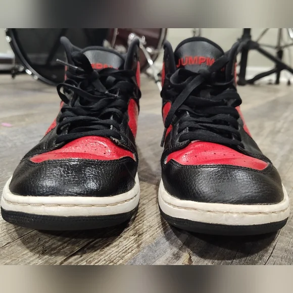 Nike Air Jordan Access Jumpman Black Red Sneakers Size 11.5 M AR3762-006 - Picture 2 of 8